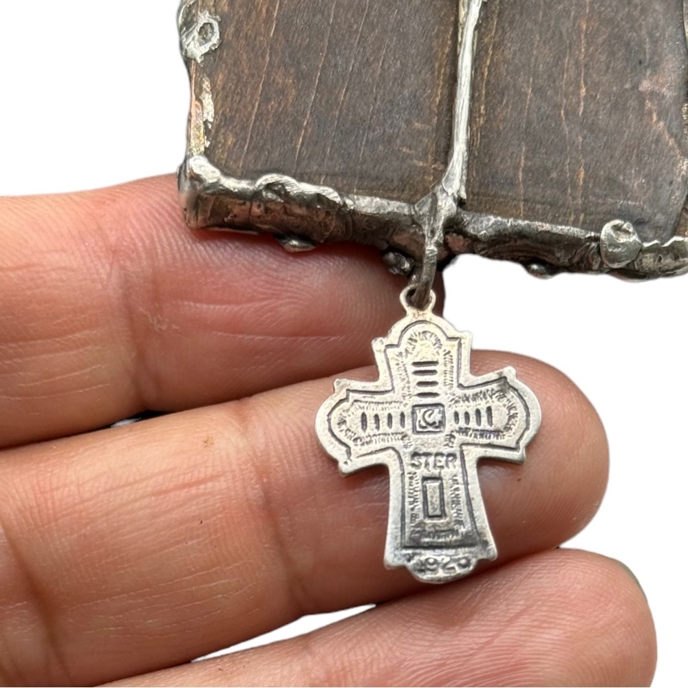 Reversible Suffering Christ Pendant w/ Silver Bezel & 925 Vntg Religious 4 Charm - Picture 6 of 16
